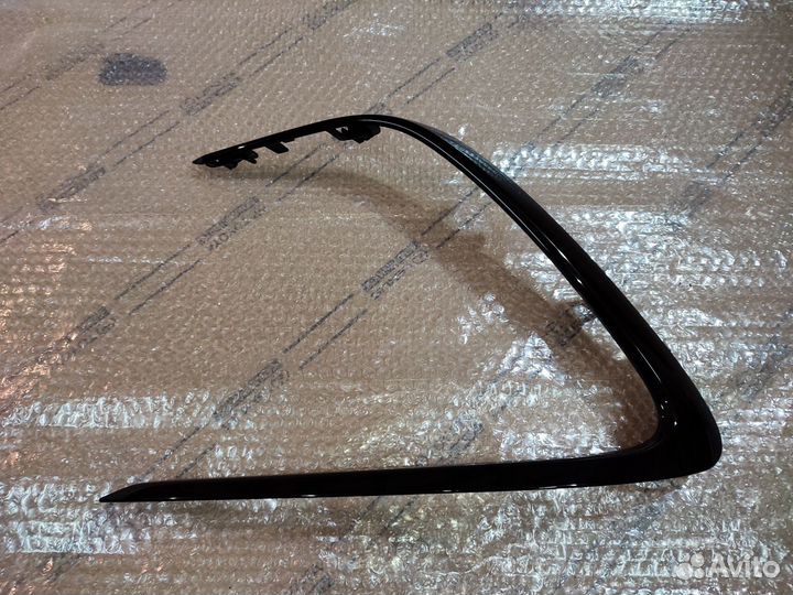 Молдинг бампера Toyota Camry 2021