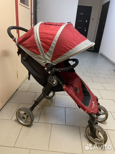 Коляска прогулочная