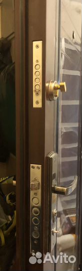 Продам входную дверь