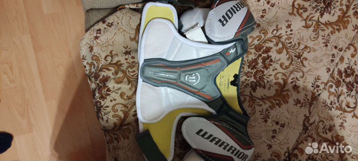 Нагрудник хоккейный Warrior