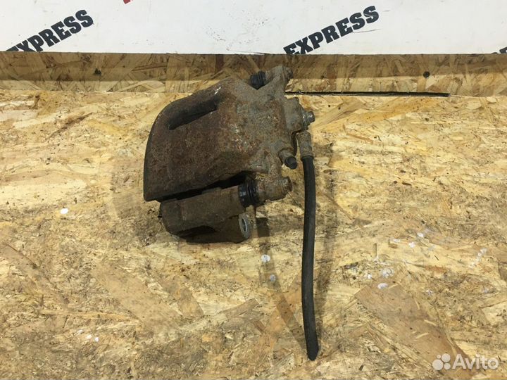 Суппорт тормозной передний правый Skoda Octavia A7