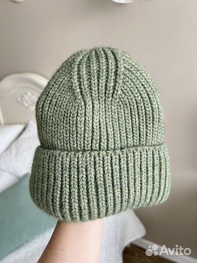 Шапочки женские новые