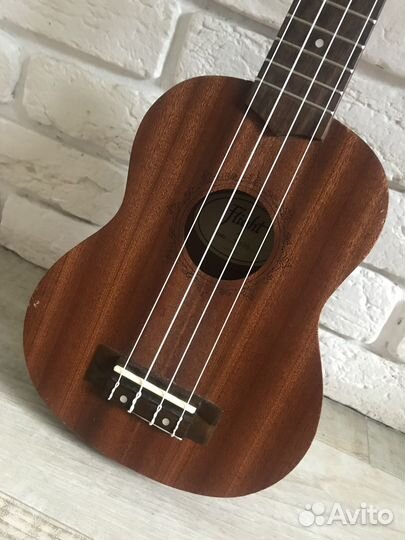 Гитара укулеле