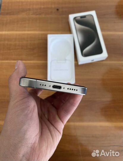 iPhone 15 Pro, 256 ГБ