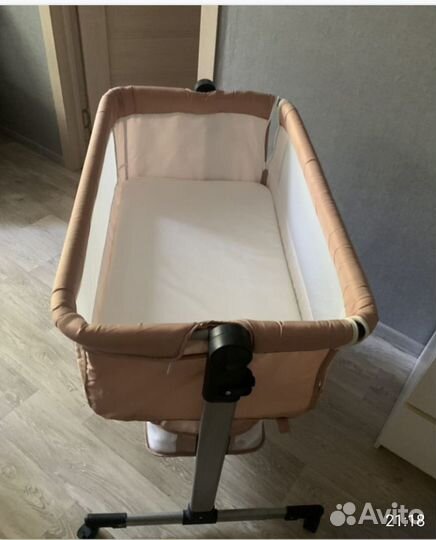 Детская кроватка приставная с маятником