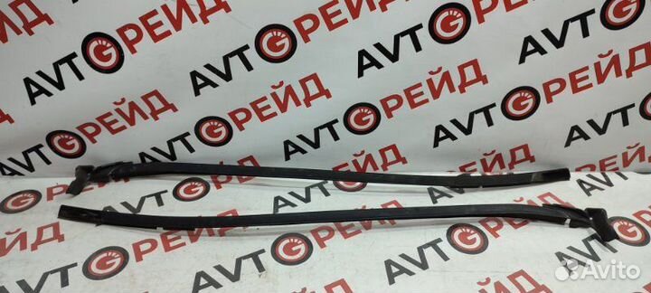 Молдинг лобового стекла Mitsubishi Airtrek CU5W