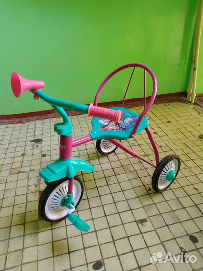 Детский трехколесный велосипед