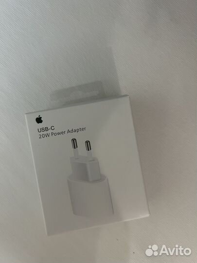 Зарядка для iPhone 20W USB-C Adapter