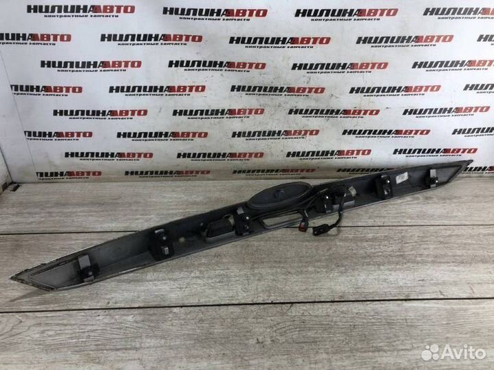 Молдинг крышки багажника Ford Focus 2 1.6 2008