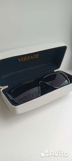 Солнцезащитные очки женские versace