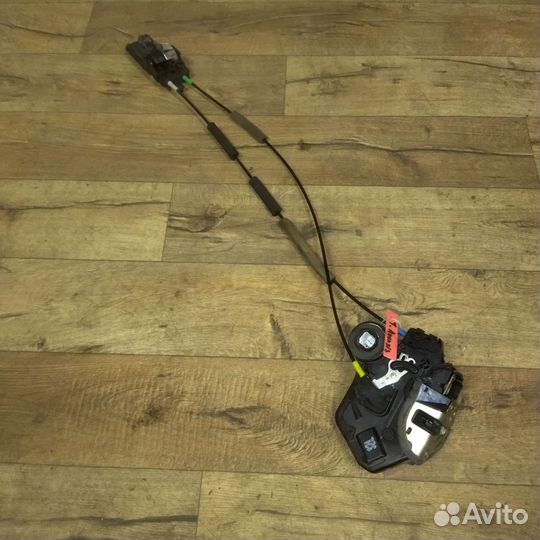 Замок двери задней правой Toyota Avensis 2