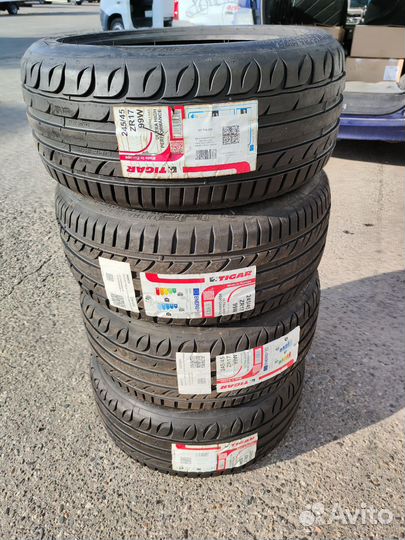 Tigar UHP Ultra High Performance 245/45 R17 99W