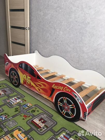 Кровать детская машинка с матрасом для дома и дачи