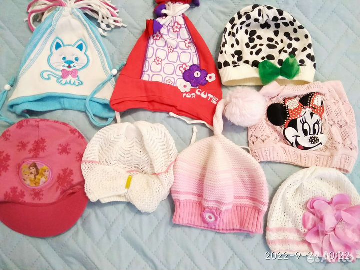Куча шапок от 0 до 5 лет на все сезоны