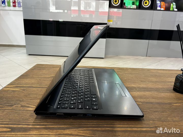 Ноутбук Lenovo i3-6100, 920mx 2gb
