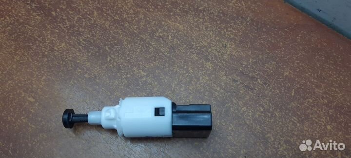 Выключатель стоп сигнала LADA