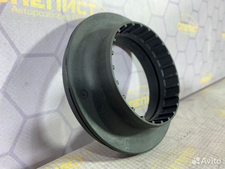 Опора амортизатора Opel Astra H 2010