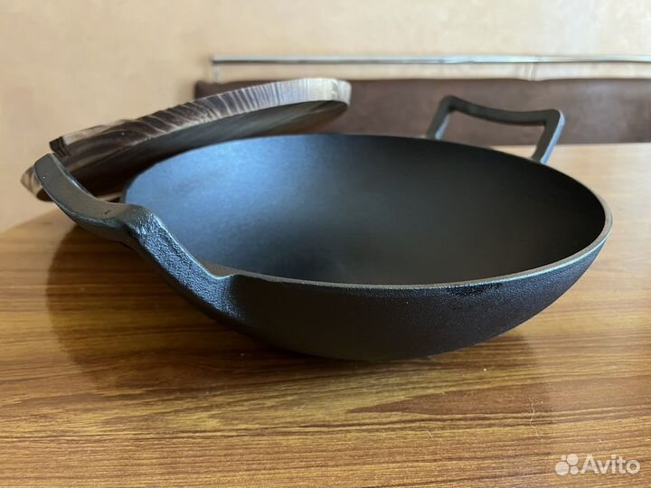 Казан чугунный 4,2 л новый