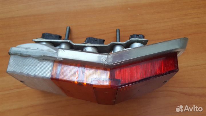 Рассеиватель верхний заднего фонаря газ 24+фонарь