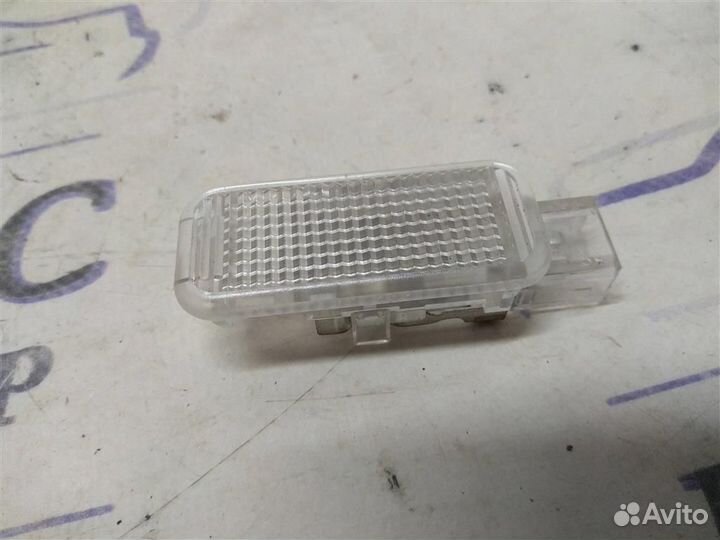 Плафон салонный Audi Allroad quattro 2000-2005