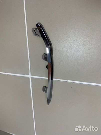 Накладка решетки радиатора Toyota Land Cruiser