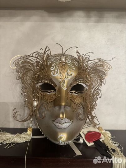Маска из Венеции