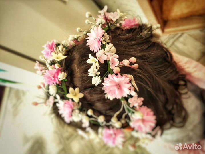 Венок на голову из цветов ручной работы