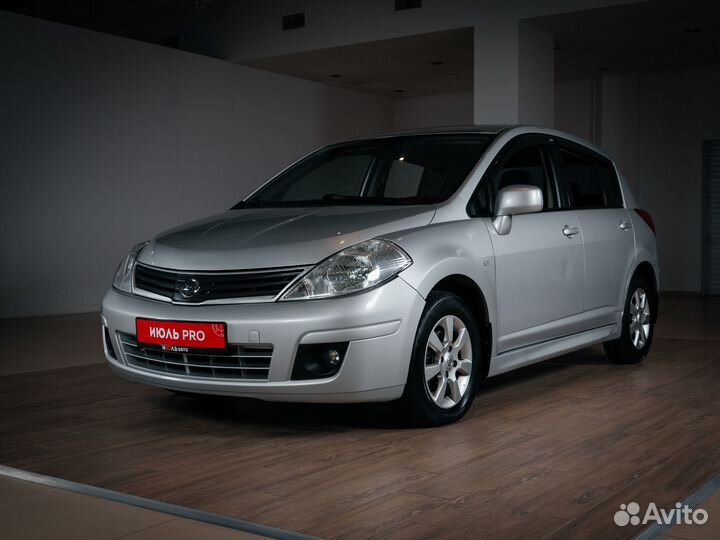 Nissan tiida 2011 седан. Ниссан тиида 2011 хэтчбек. Nissan tiida 2010. Тиида хэтчбек 2011. 6 2007 хэтчбек.