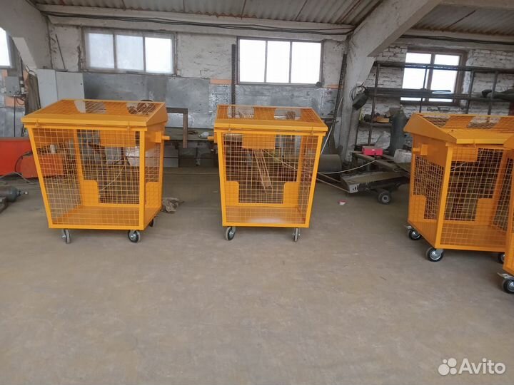 Мусорный контейнер для пластика