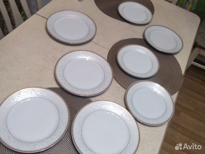 Фарфоровые тарелки