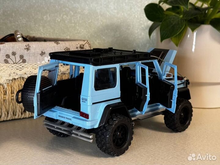 Модель авто Mercedes Гелик Adventure 1:24 металл