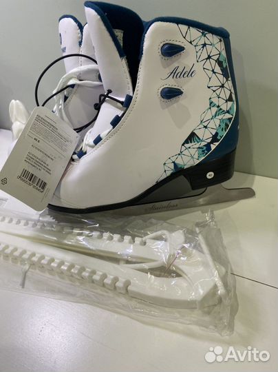 Коньки ледовые женские Nordway Adele