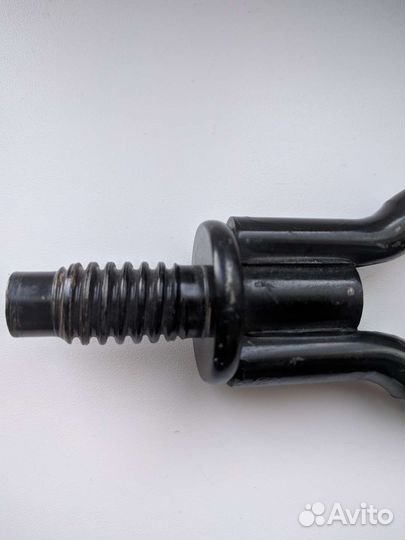 Болт буксировочный Форд фокус 2 новый