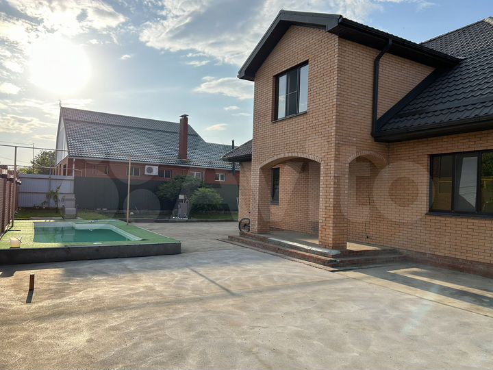 Дом 195 м² на участке 15 сот.