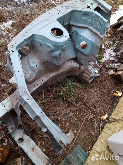 Четверть передняя правая тойота Рав 4 кузов 10