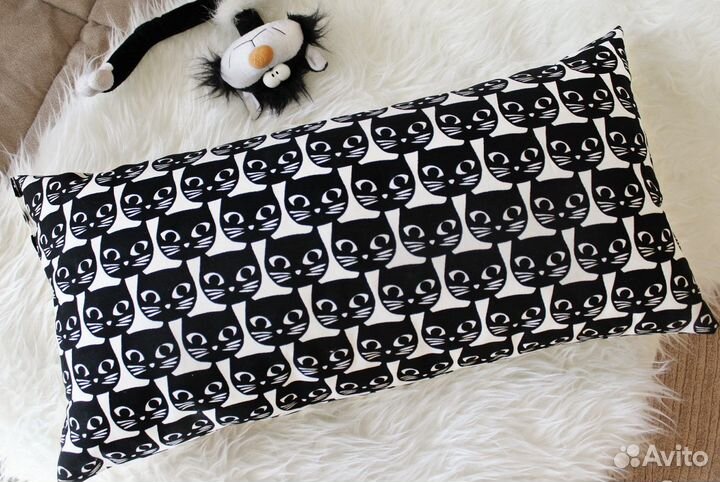 IKEA Подушка с милыми черными котиками усатиками