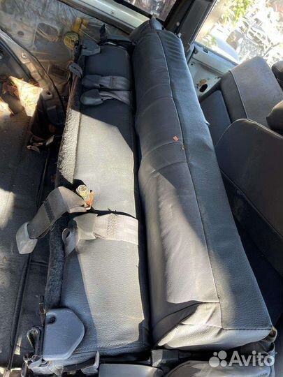 Задний диван Mitsubishi Padjero 2