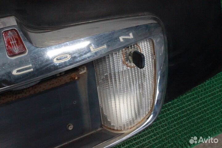 Крышка багажника Lincoln Town Car 3