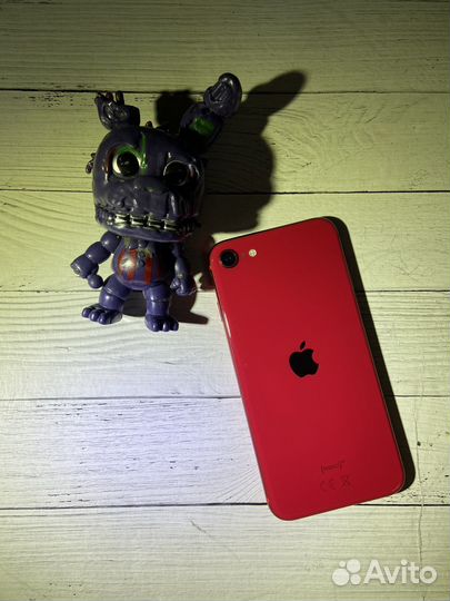 iPhone SE, 64 ГБ
