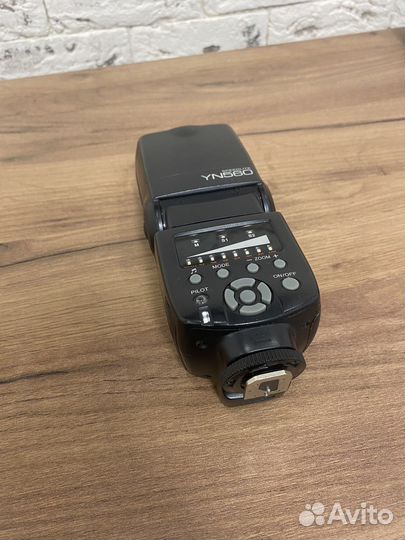 Вспышка камеры YN560