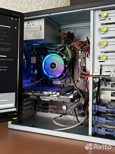 Игровой системный блок с монитором