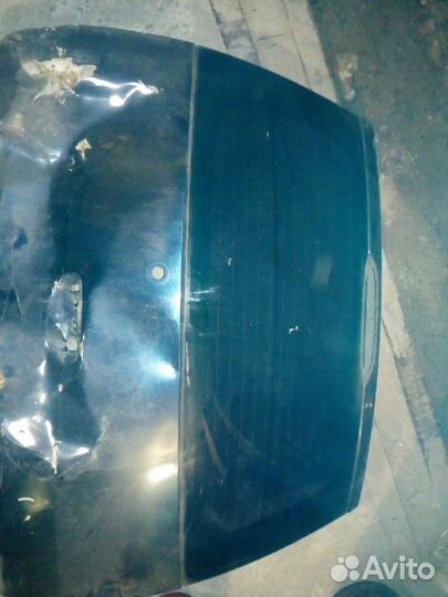 Стекло крышки багажника