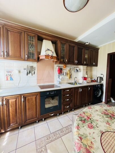 4-к. квартира, 70 м², 6/9 эт.