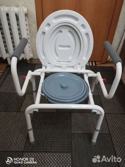 Стульчик для туалета пожилых и болеющих людей