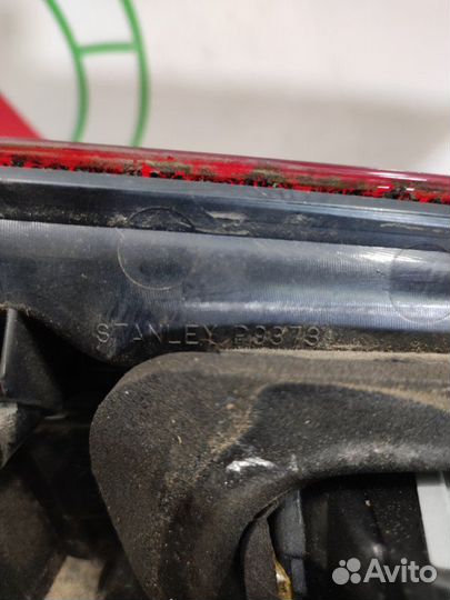 Фонарь в крышку багажника задний правый Mitsubishi