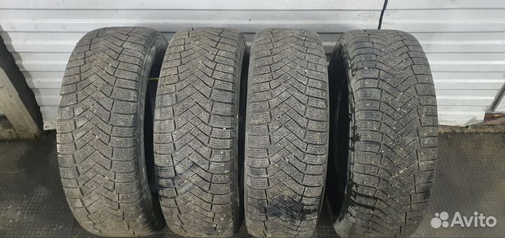 Pirelli Ice Zero FR 235/65 R17