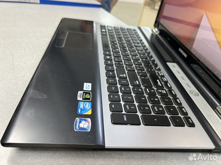 Ноутбук Samsung RF710 i5/4Gb/SSD120/HDD640/GF330