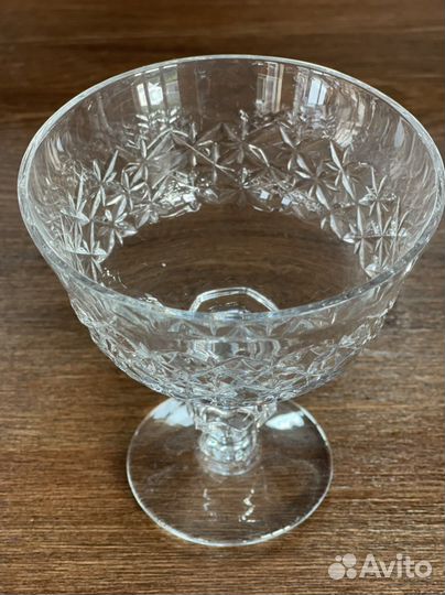 Вазочка на ножке