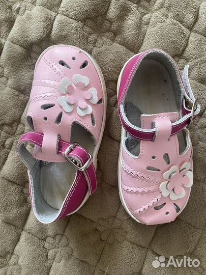 Босоножки для девочки 25