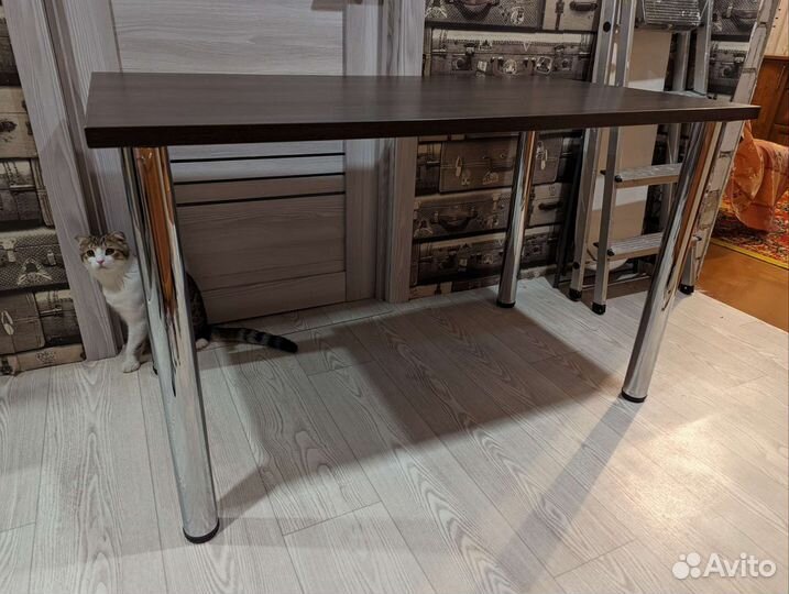 Стол письменный 120x70x70